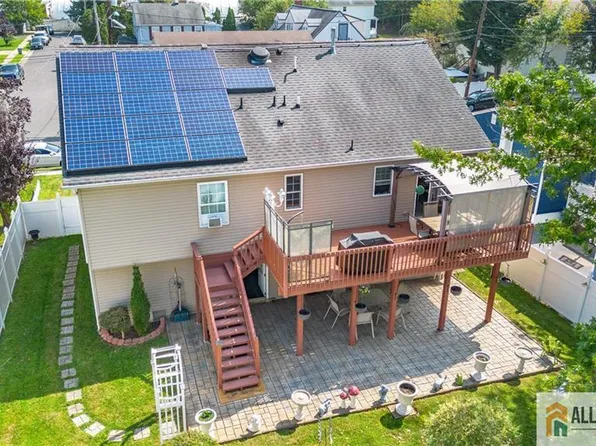 15 N 3rd Ave, Manville, NJ 08835