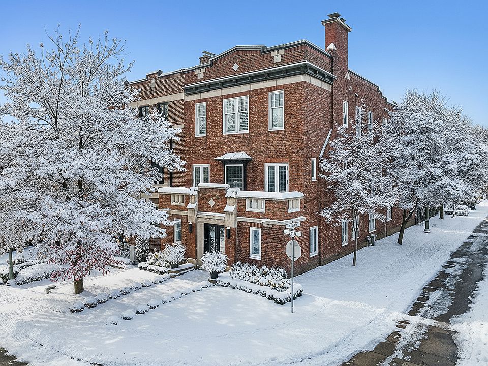 1st image of 500 Avenue Wood