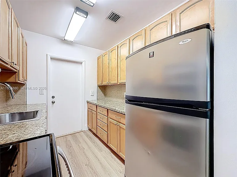 2424 SE 17th Cswy #312B — Photo 9