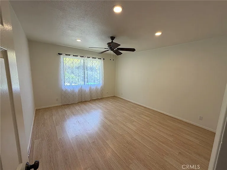 1501 N Maryland Ave — Photo 13