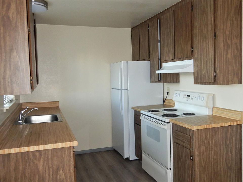 1st image of 311 Brosnan Ct