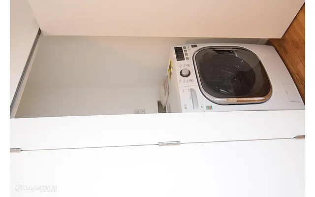 Rented by Douglas Elliman | media 16