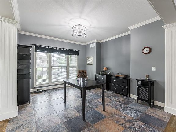 3rd image of 9623 N Crescent Ct
