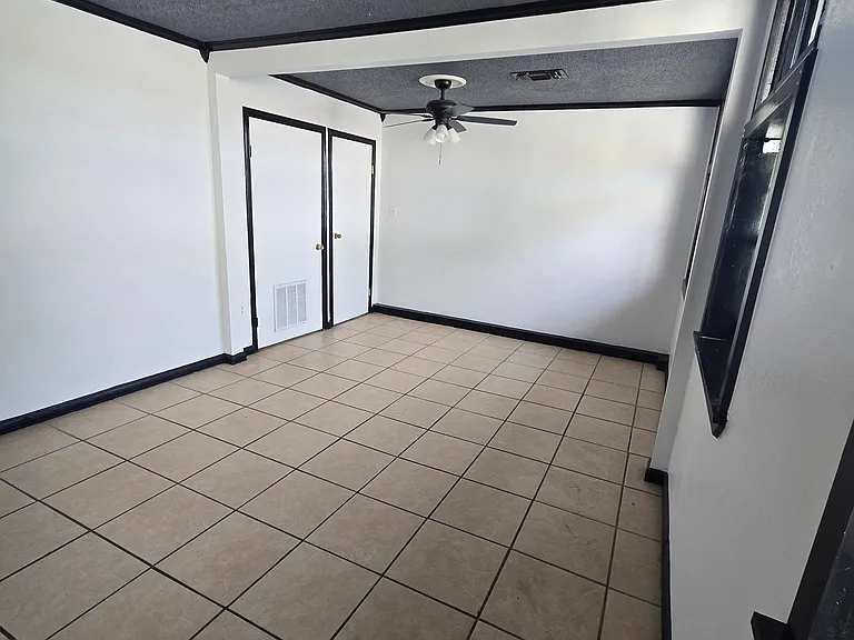 1617 Sunset Blvd — Photo 11
