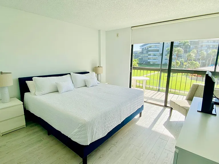 601 Seaview Ct #C208 — Photo 8