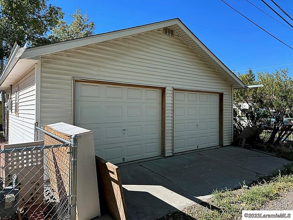 5th image of 611 Fetterman St