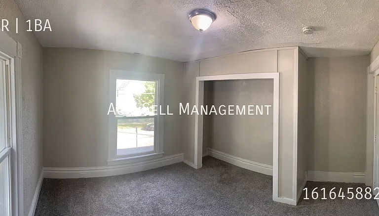806 Douglas St NW #2 — Photo 5