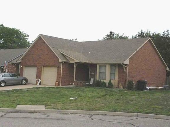 2nd image of 9432 E Longlake St
