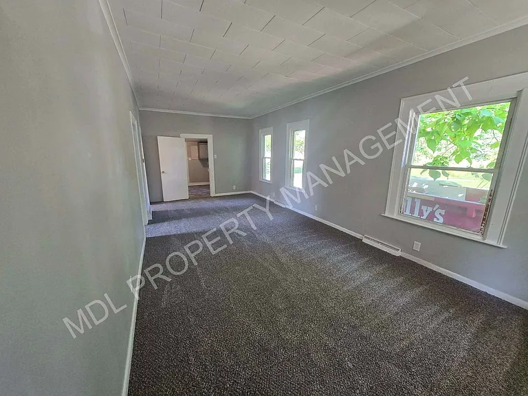 707 Lee St — Photo 2
