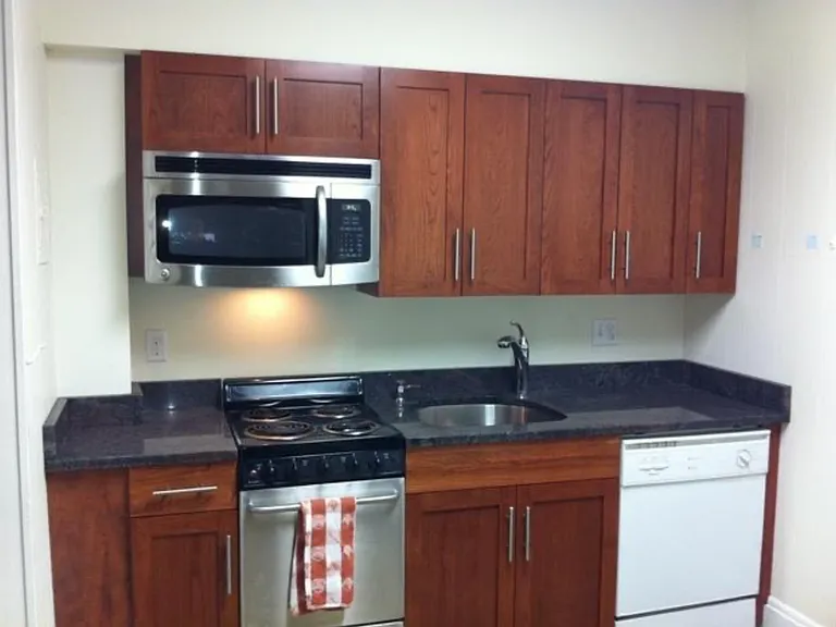 17 Aberdeen St #2 — Photo 2