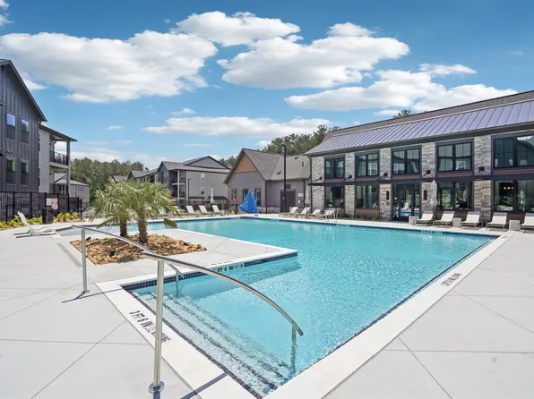 The Pullman Luxury Apartments