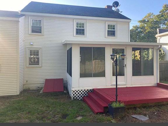 4th image of 324 Elm St #A