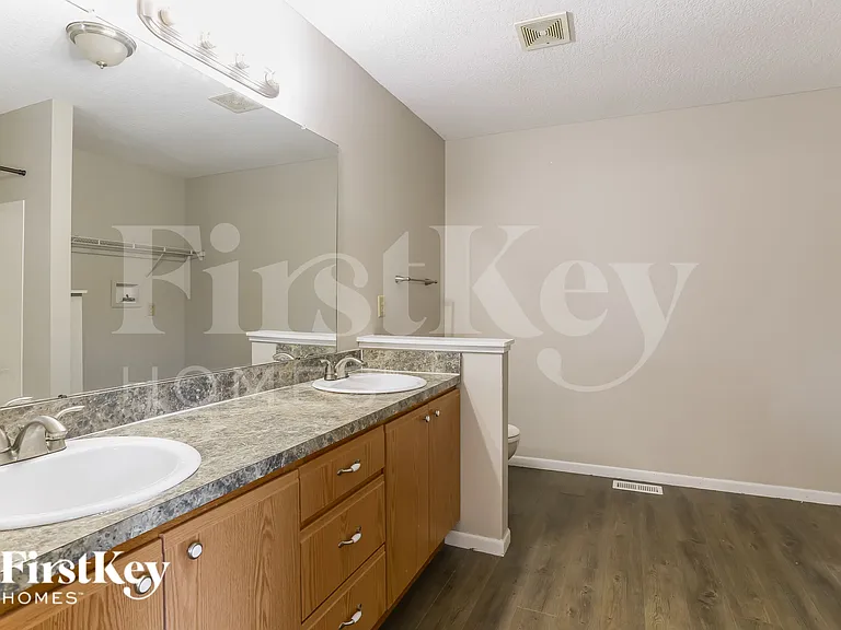 1162 Moneca St — Photo 9