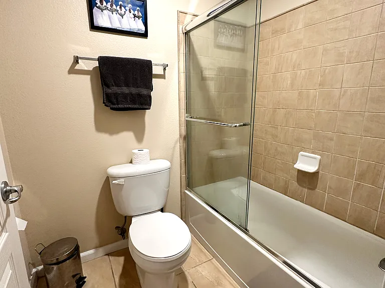 7320 Hawthorn Ave #205 — Photo 14
