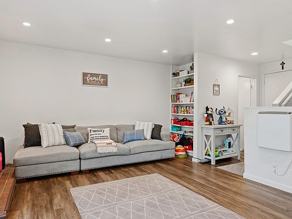 5th image of 5088 Rhoads Ave APT D