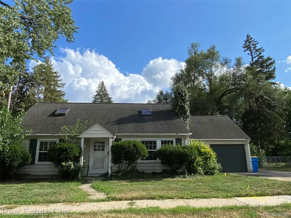 35437 Stellwagen St, Wayne, MI 48184