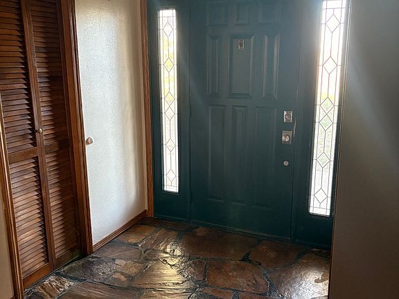5th image of 720 Hughes Rd