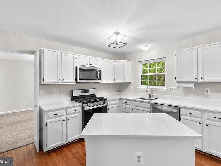 320 Kalorama Rd — Photo 22