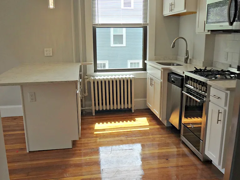 19 Seaverns Ave #2F — Photo 5