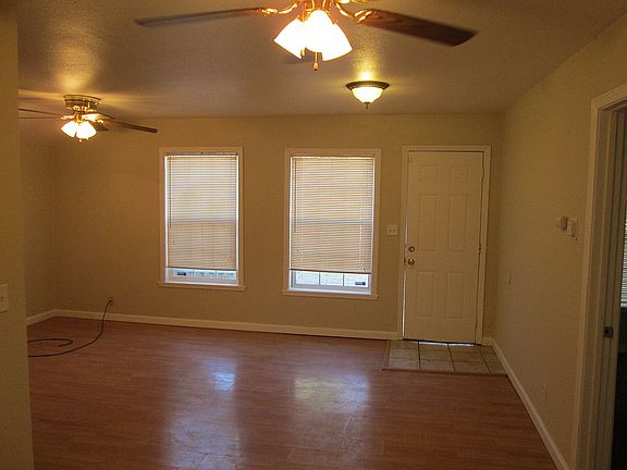 3rd image of 3819 Cypress St