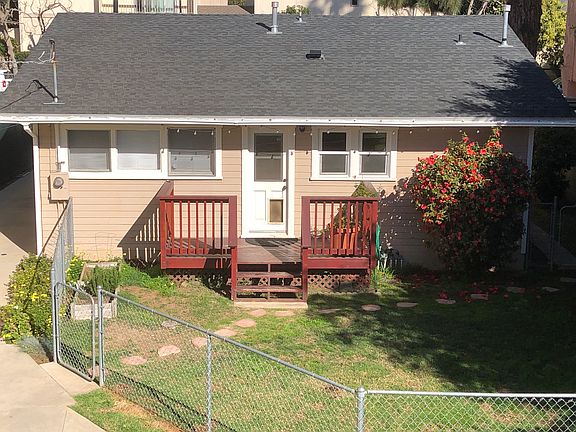 2nd image of 1725 Granville Ave #1