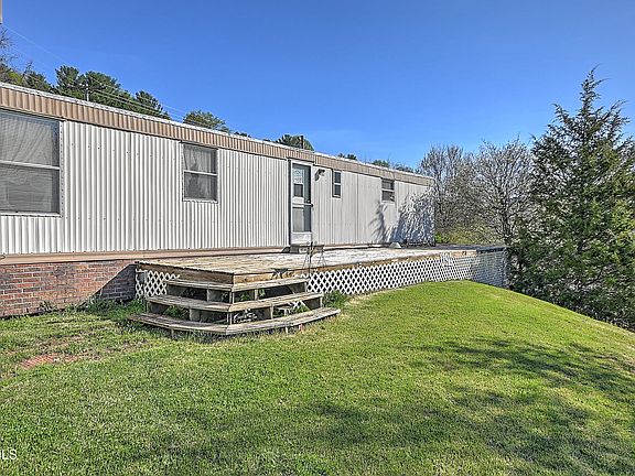 3rd image of 889 Piercetown Rd
