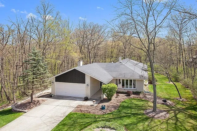 3521 Chalet Ln photo 1