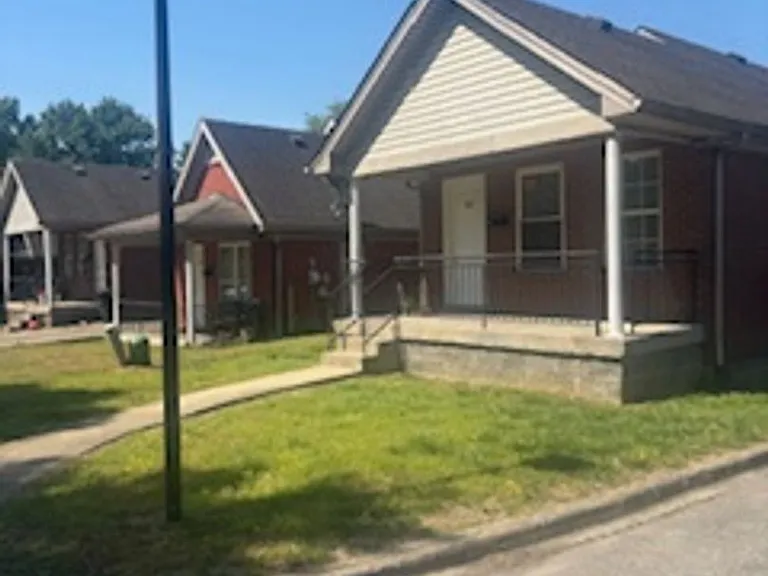 1410 Standard Village Cir — Photo 2