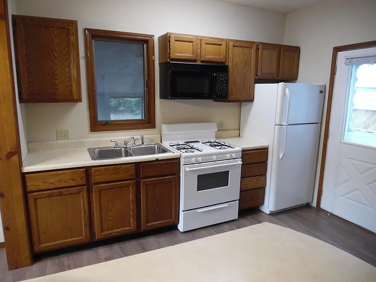 313 E Baker St — Photo 27