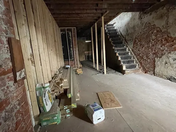 2002 Hart Ln, Philadelphia, PA 19134