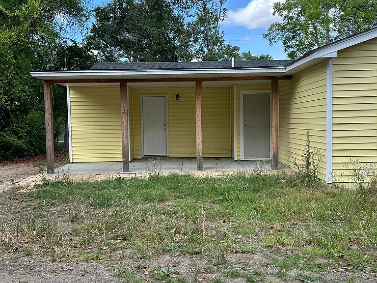 1946 Williams Dr — Photo 2