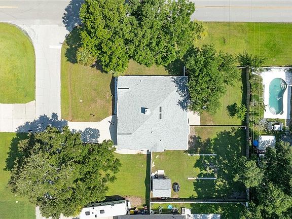 3rd image of 2603 Tamarind Dr