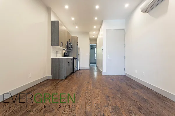 Rented by Evergreen Apartments BK | media 19