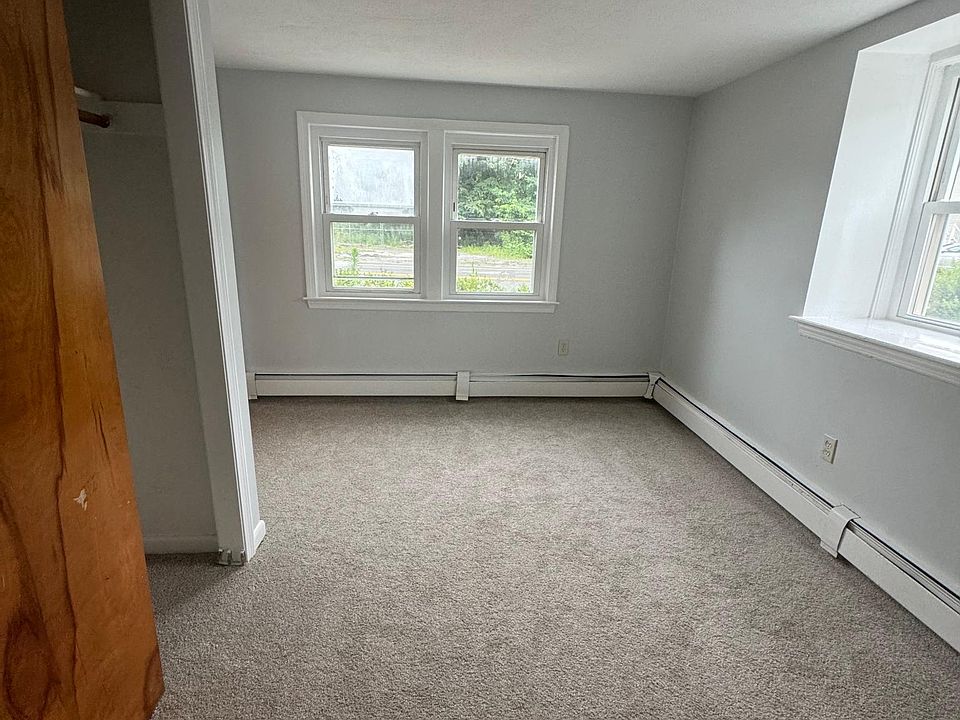 Spacious, well lit and airy Bedroom 1