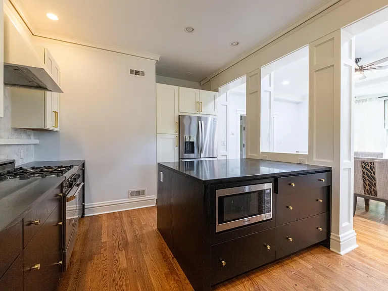 7118 Pershing Ave — Photo 6