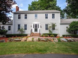 15 Plantation Cir, Norwood, MA 02062