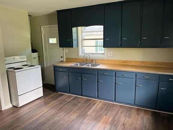 2nd image of 305 N Peterson Ave