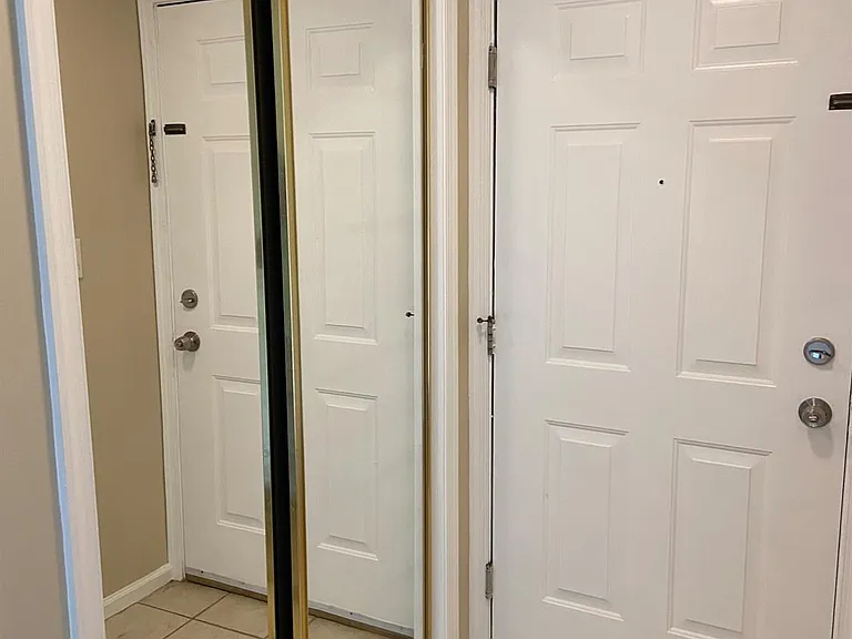 224 Waterford Dr — Photo 2
