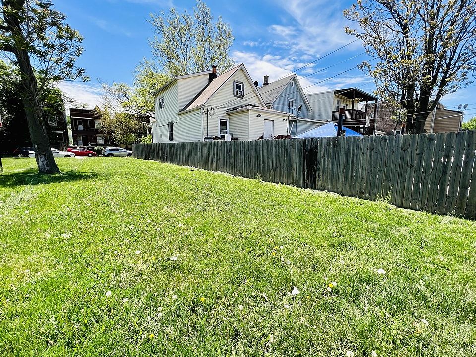 2nd image of 4854 W Gladys Ave