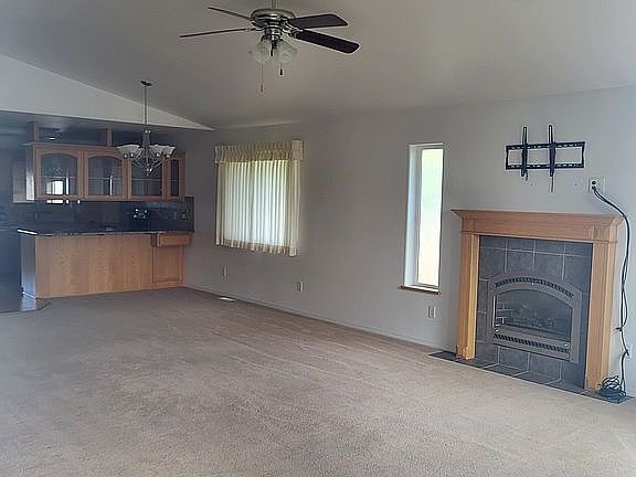 2nd image of 917 Cypress St