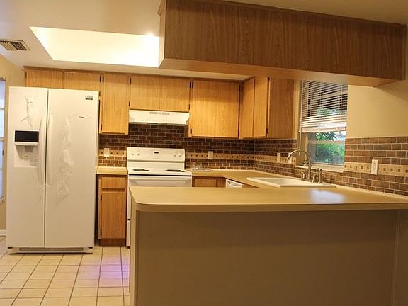 2nd image of 8312 Paddlewheel St