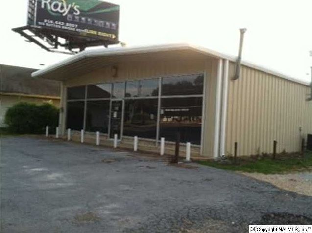 1st image of 3343 Rainbow Dr