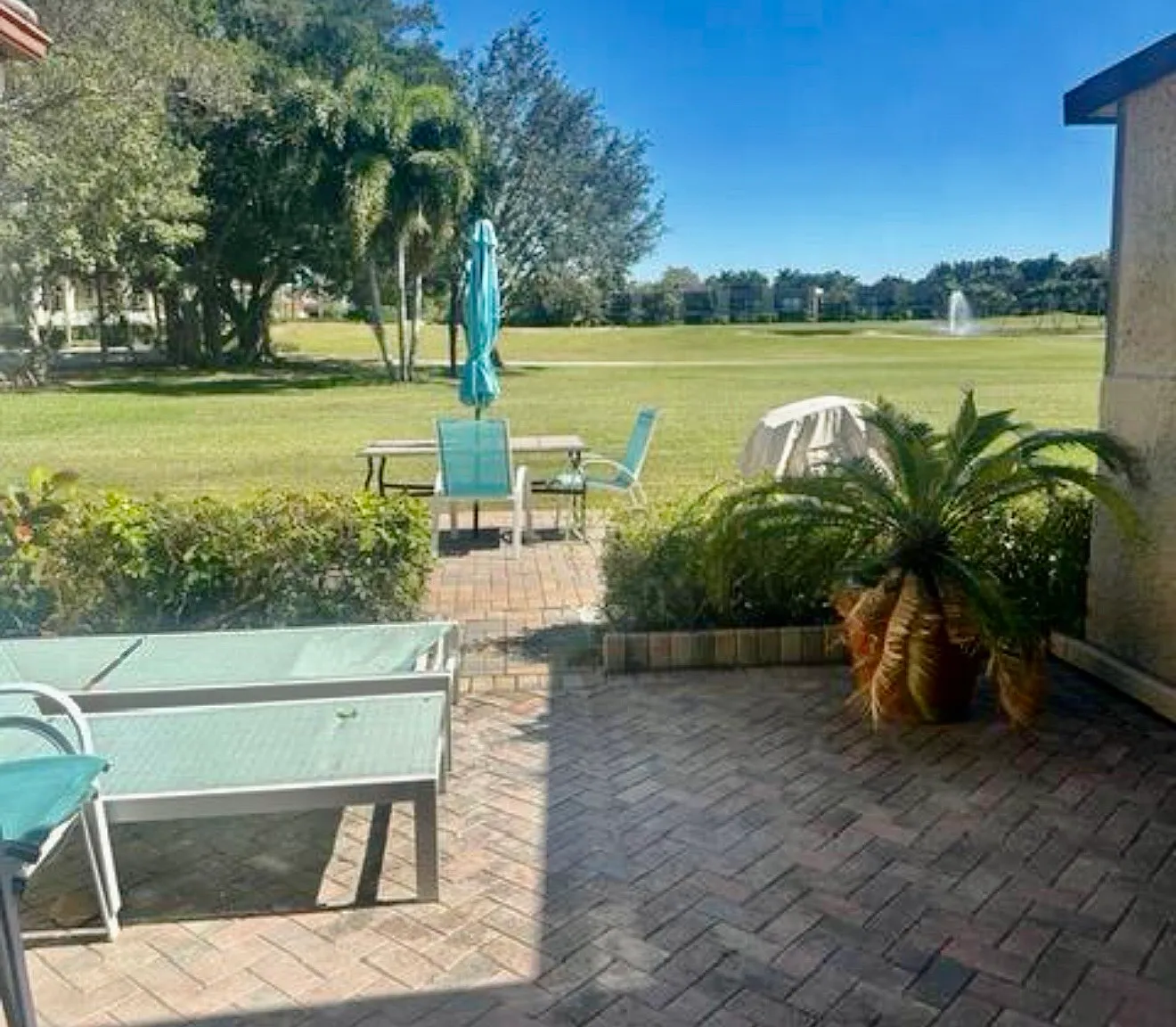 2 bed, 1.5 bath, 1100 sqft, $2,300 — Photo 3