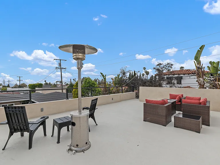 142 W Avenida Cadiz — Photo 33