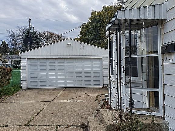 2nd image of 3811 Oklahoma Dr