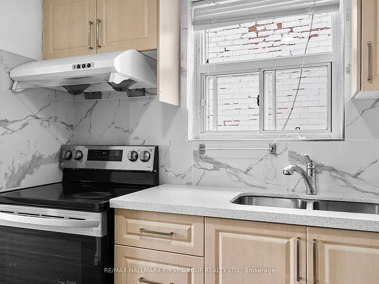 608 Gerrard St E #2 — Photo 15