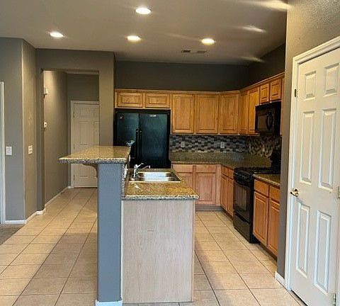 5th image of 9050 Grenache St