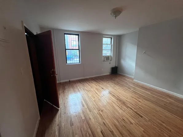 25 Vanderbilt Avenue image 7 of 10