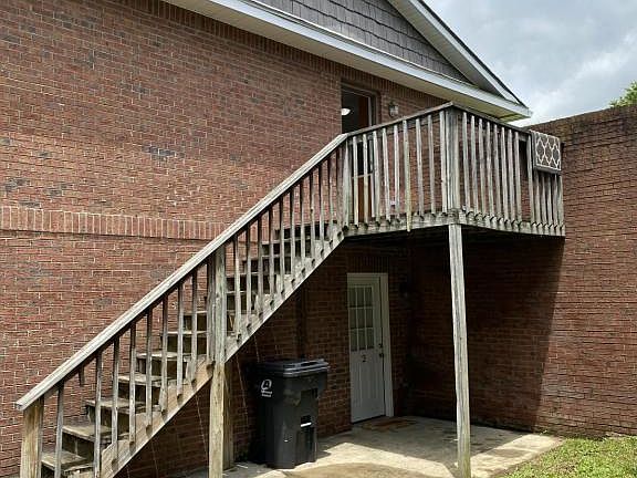 2nd image of 407 Sara Leigh Dr #2