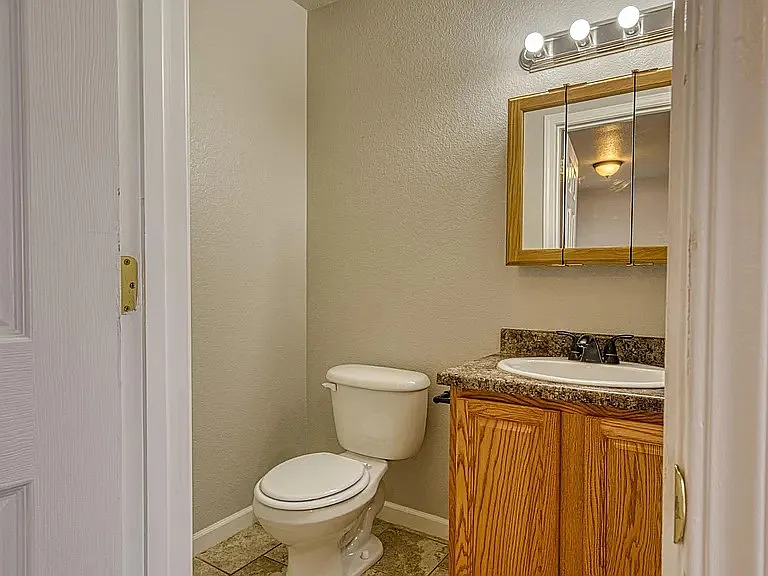1902 Harvest Moon Dr — Photo 3
